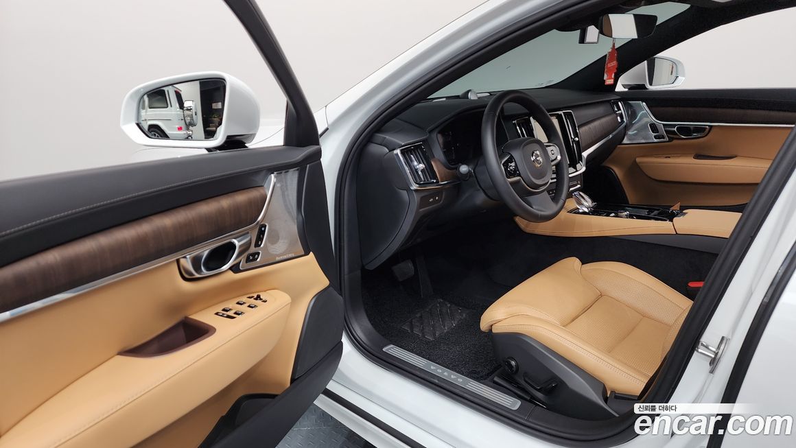 Volvo S90 2025
