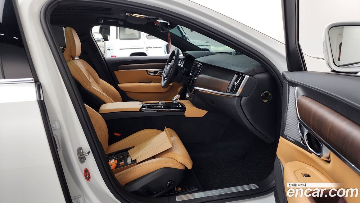 Volvo S90 2025