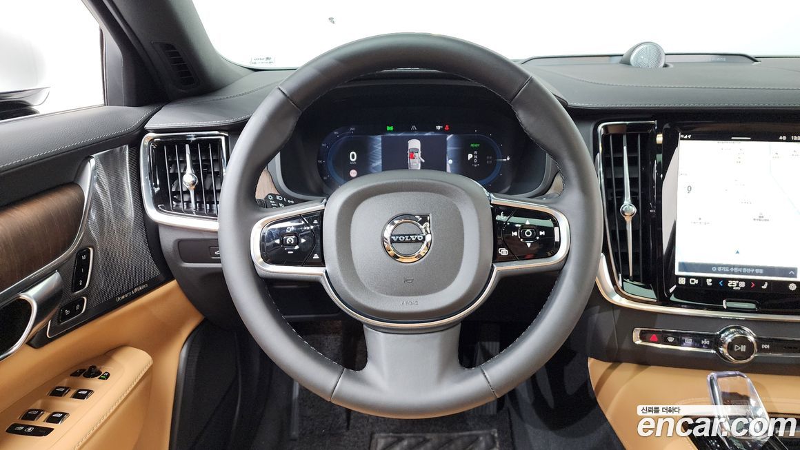 Volvo S90 2025