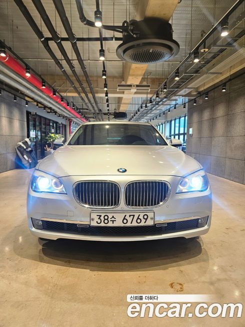 BMW 7-Series 2011