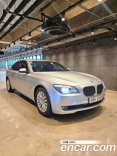 BMW 7-Series 2011