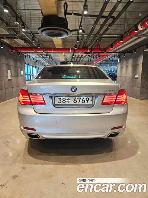 BMW 7-Series 2011