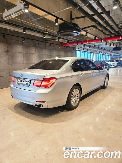 BMW 7-Series 2011