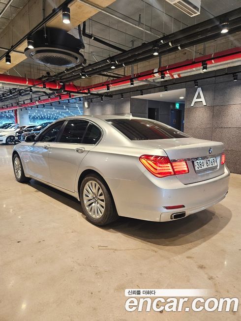 BMW 7-Series 2011