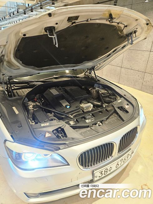 BMW 7-Series 2011