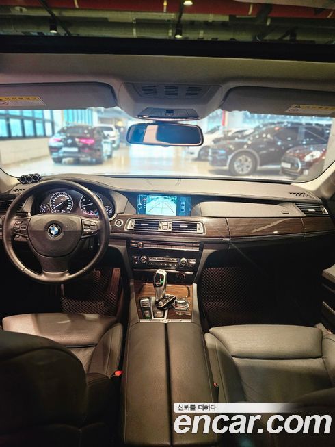 BMW 7-Series 2011