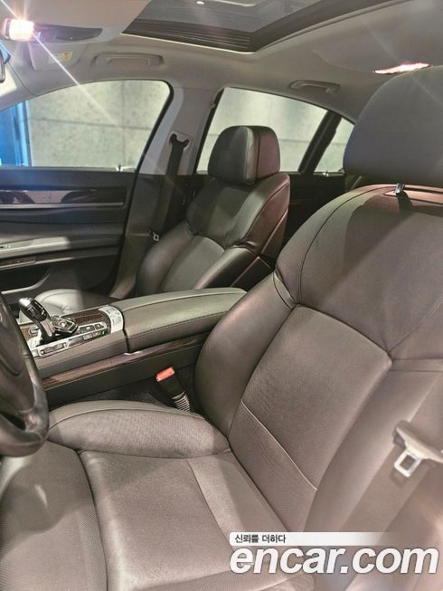 BMW 7-Series 2011