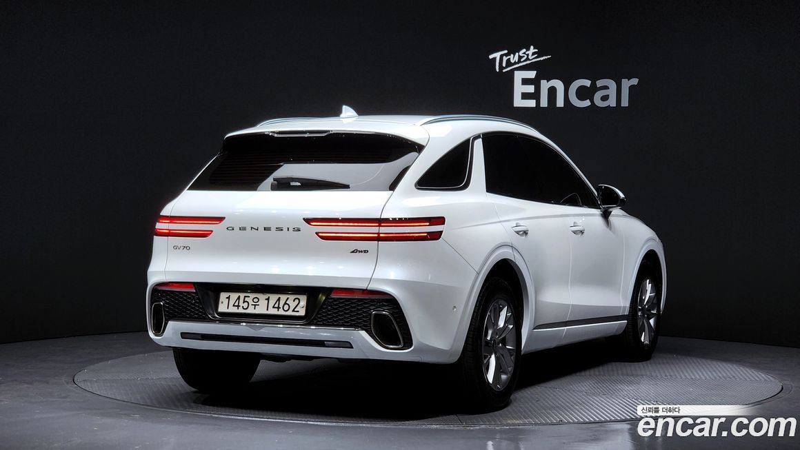 Genesis GV70 2024