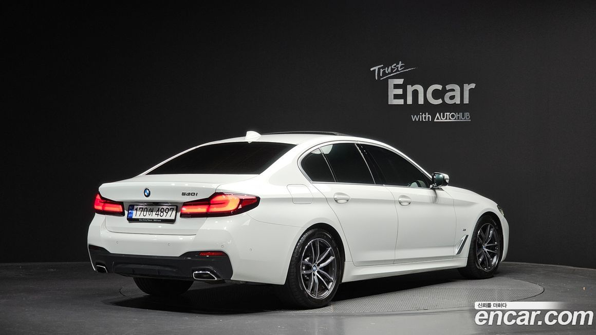 BMW 5-Series 2023