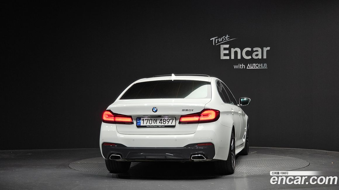 BMW 5-Series 2023