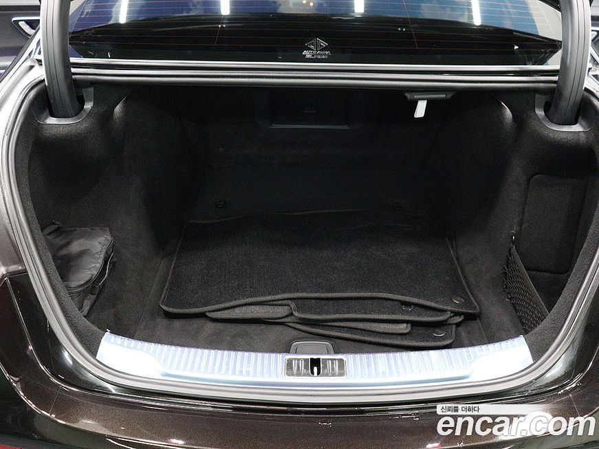 Mercedes-Benz S-Class 2021