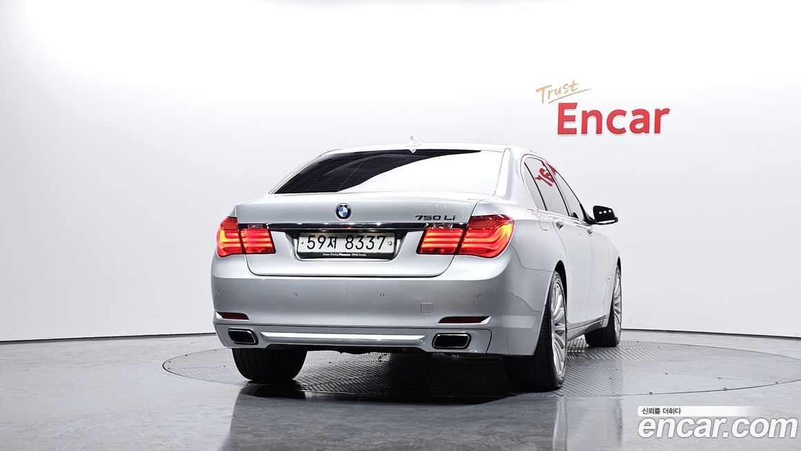 BMW 7-Series 2010