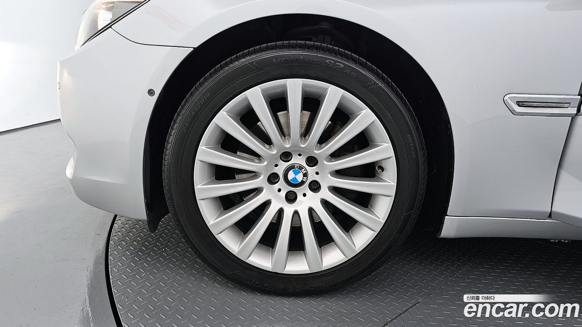 BMW 7-Series 2010
