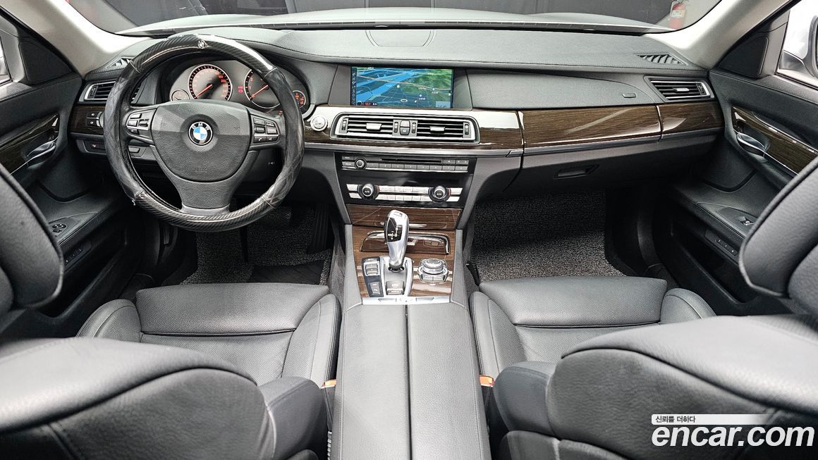 BMW 7-Series 2010