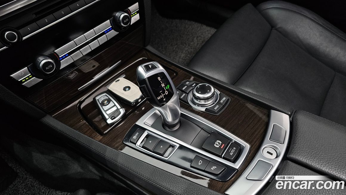 BMW 7-Series 2010