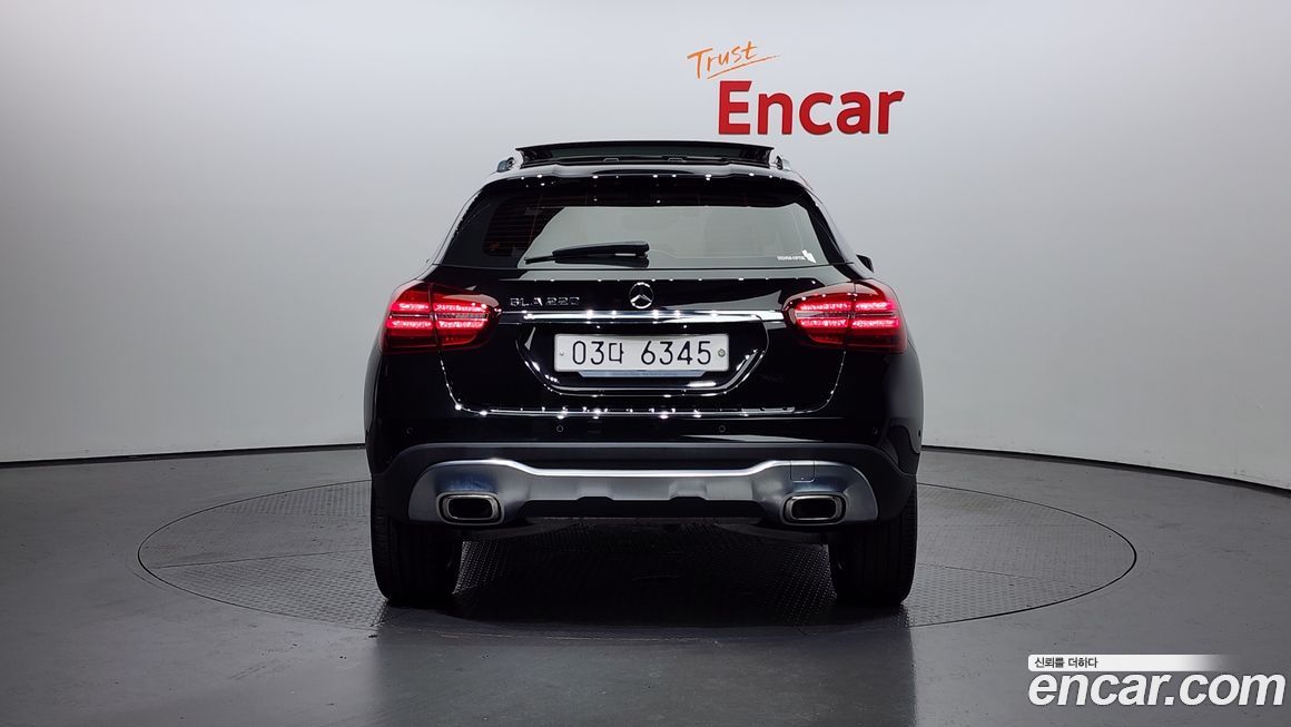 Mercedes-Benz GLA-Class 2019