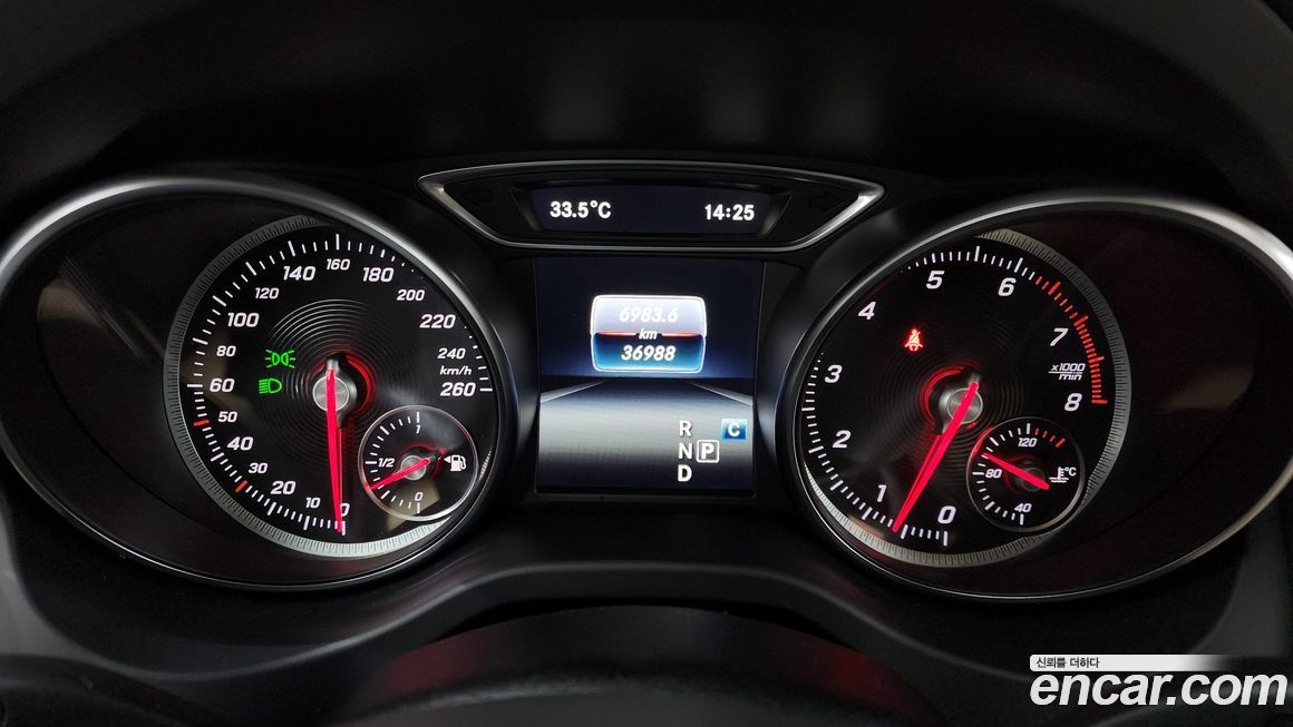 Mercedes-Benz GLA-Class 2019