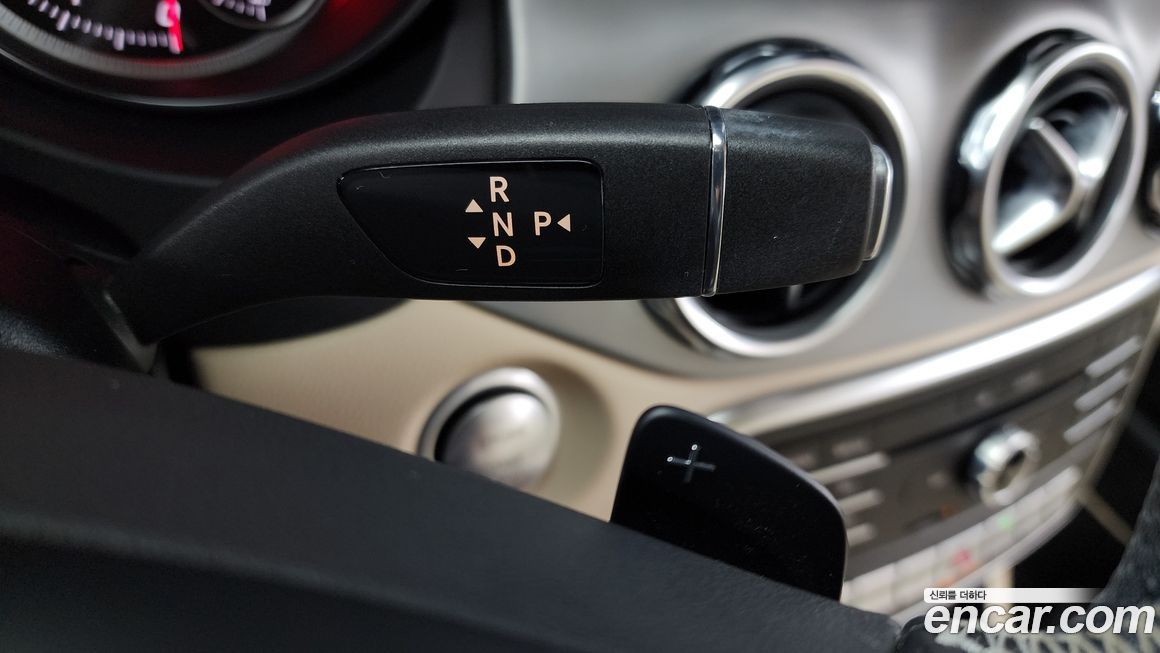 Mercedes-Benz GLA-Class 2019