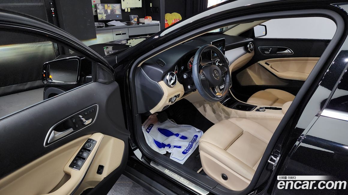 Mercedes-Benz GLA-Class 2019