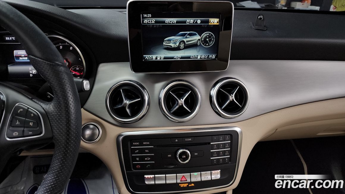 Mercedes-Benz GLA-Class 2019