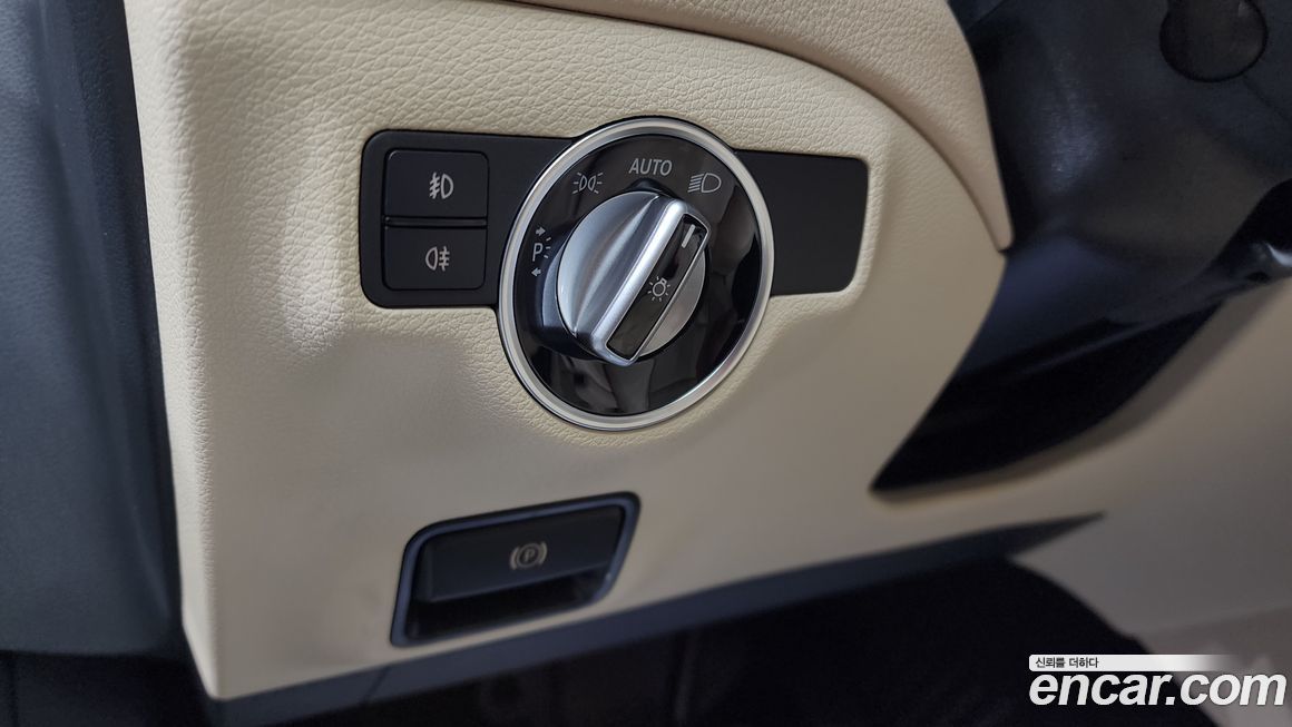 Mercedes-Benz GLA-Class 2019