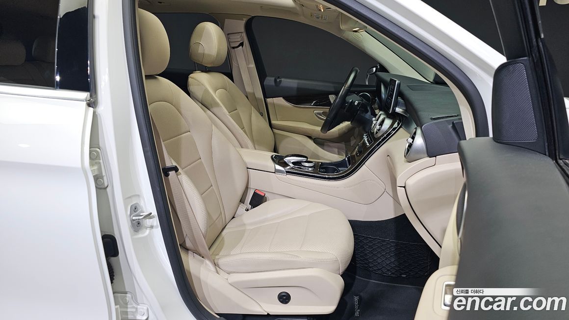 Mercedes-Benz GLC-Class 2016