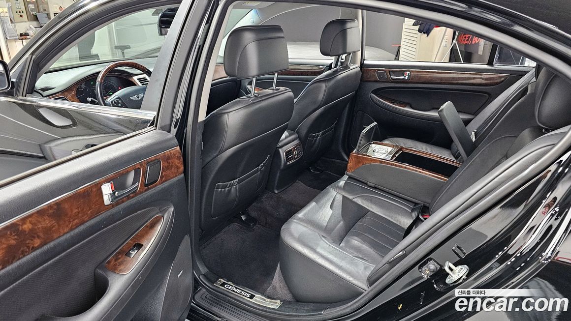 Hyundai Genesis 2009