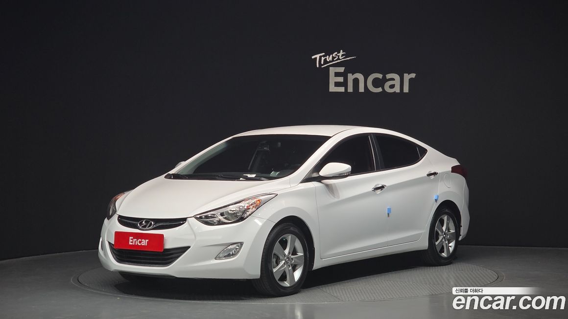 Hyundai AVANTE 2013