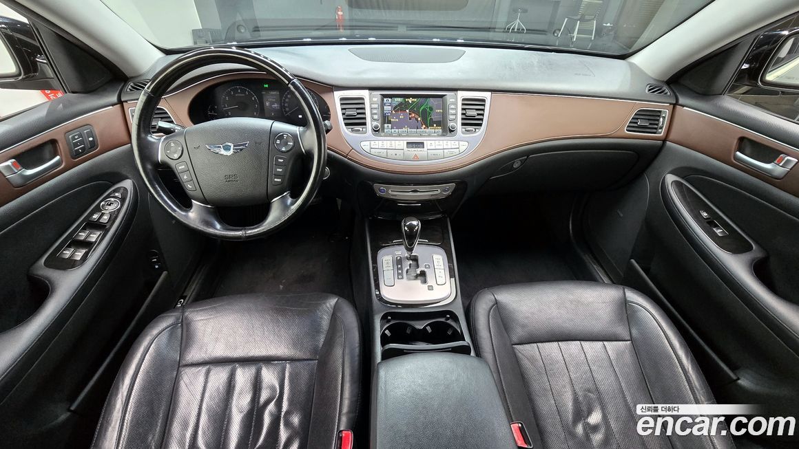 Hyundai Genesis 2012