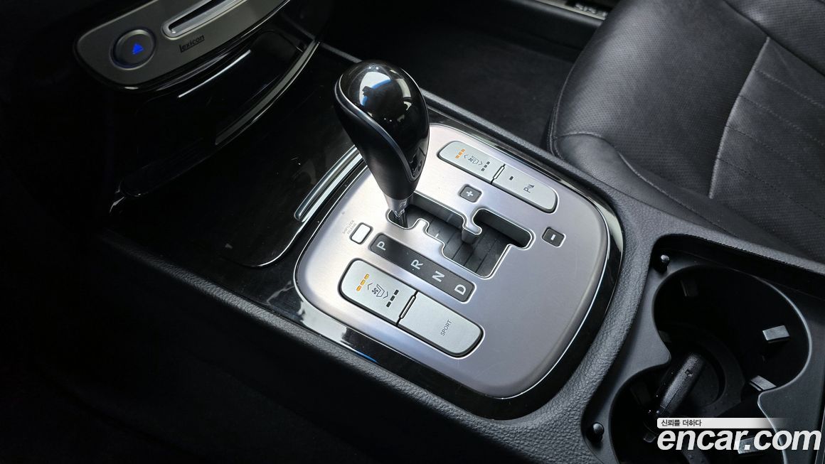 Hyundai Genesis 2012