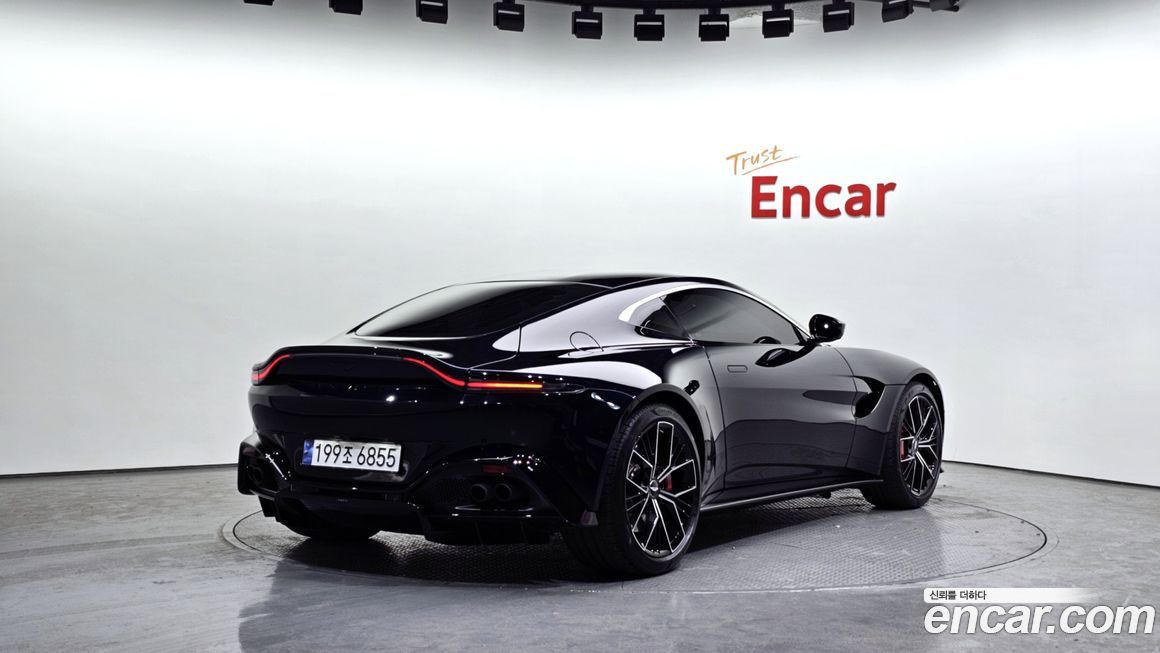 Astonmartin Vantage 2023