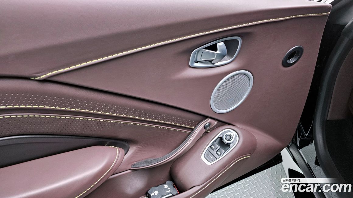 Astonmartin Vantage 2023