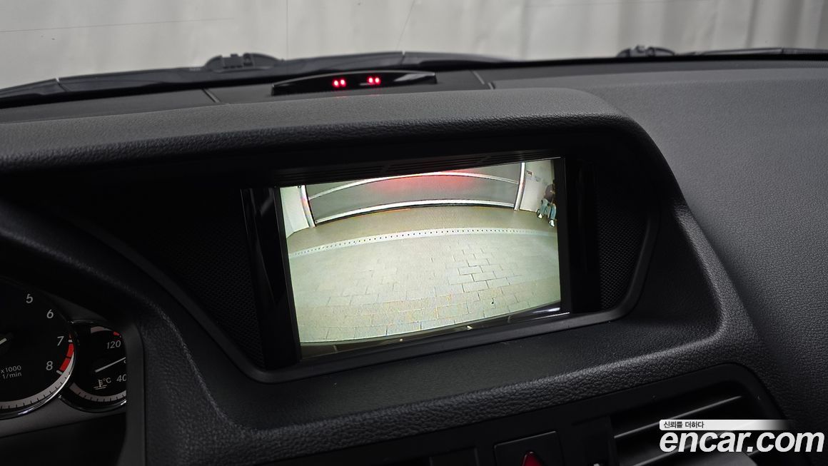 Mercedes-Benz E-Class 2011