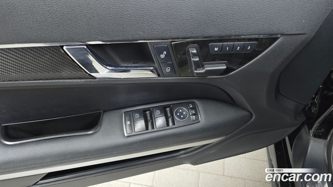 Mercedes-Benz E-Class 2011