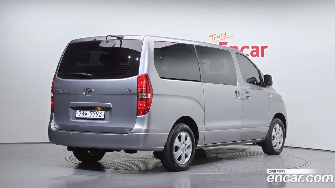 Hyundai Starex 2019