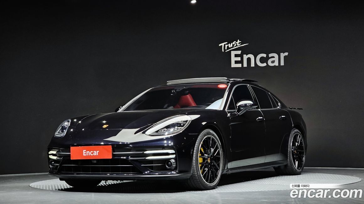 Porsche Panamera 2021