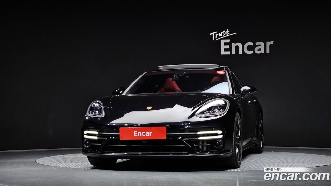 Porsche Panamera 2021