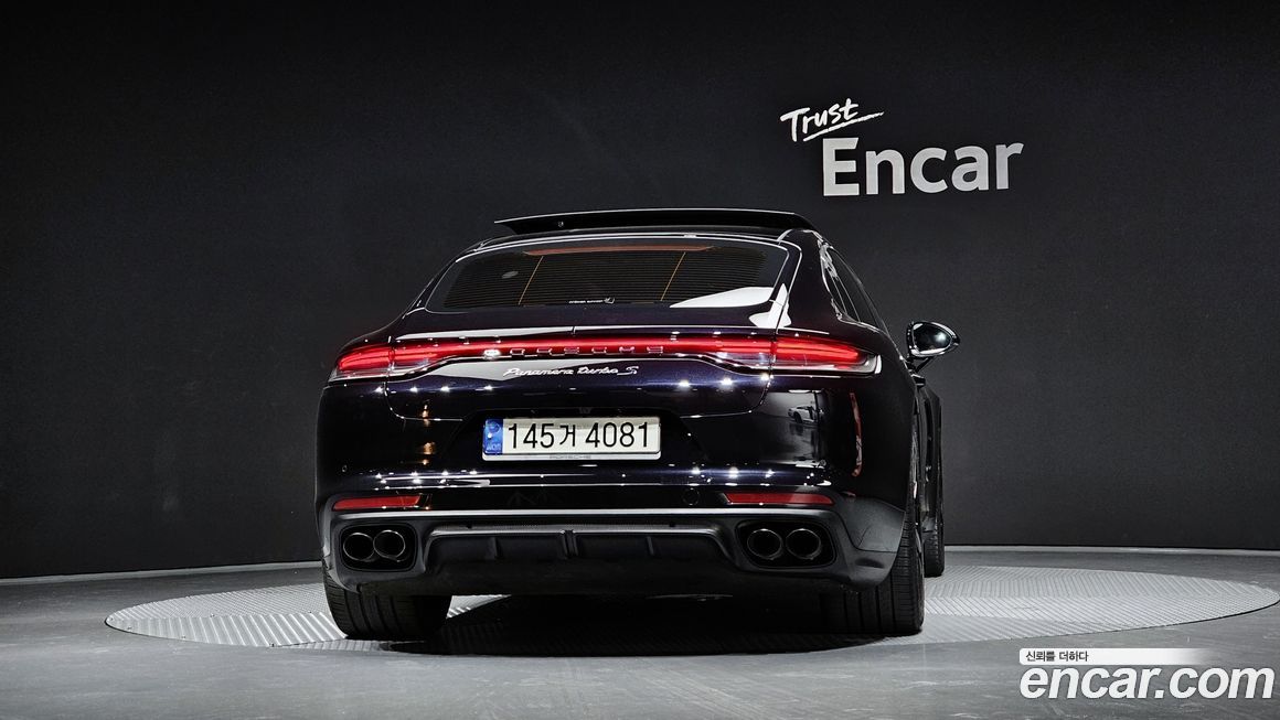 Porsche Panamera 2021