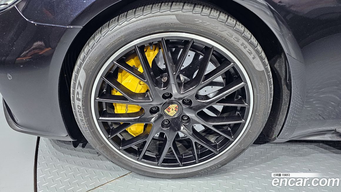 Porsche Panamera 2021