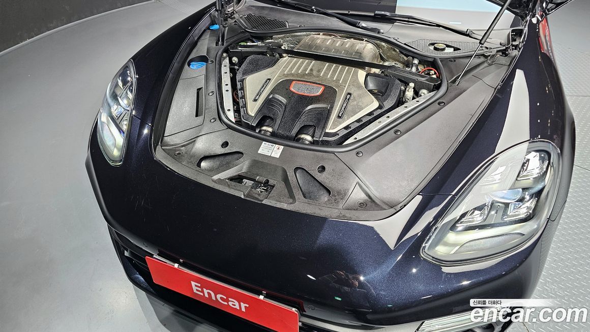 Porsche Panamera 2021