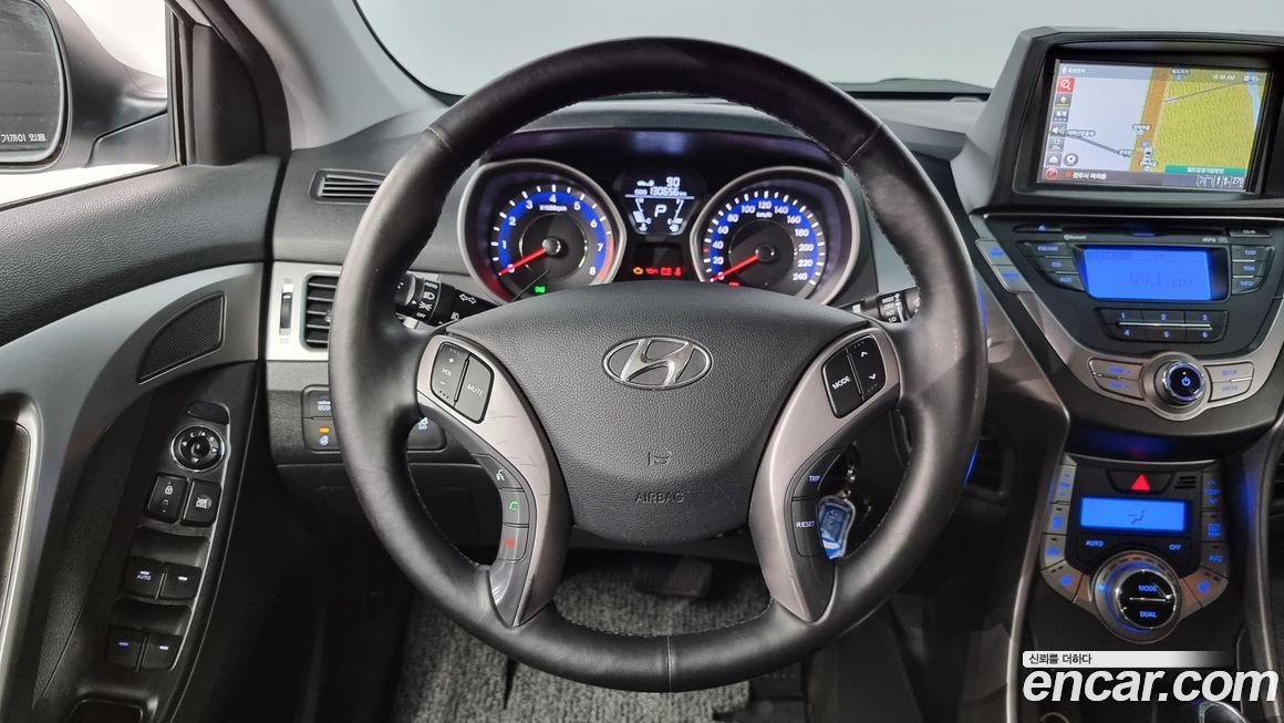 Hyundai AVANTE 2013