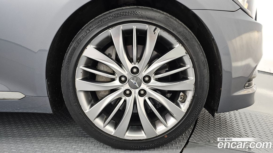 Hyundai Genesis 2015