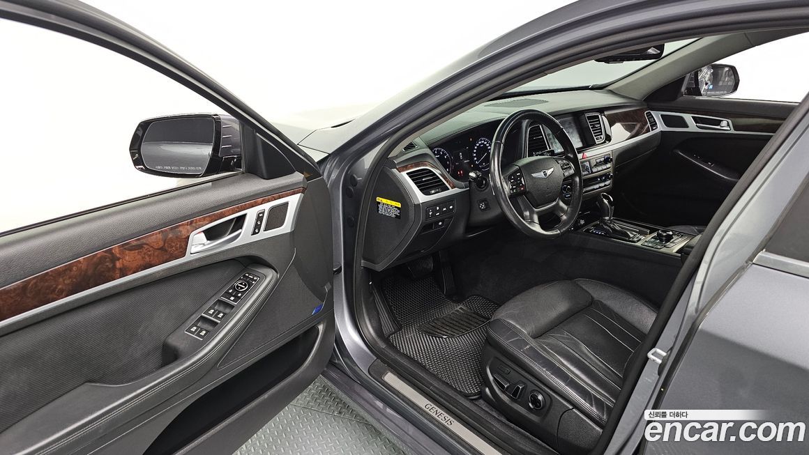 Hyundai Genesis 2015