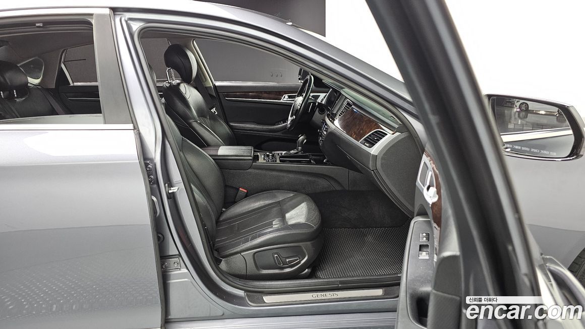 Hyundai Genesis 2015