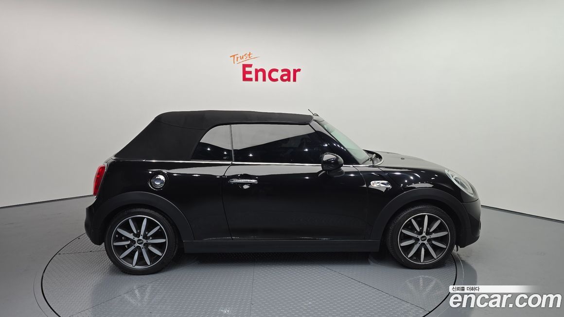 Mini Cooper Convertible 2017