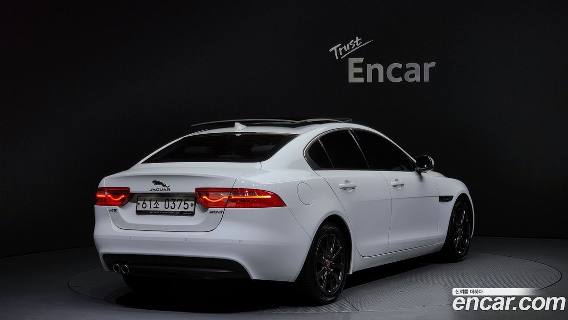 Jaguar XE 2016