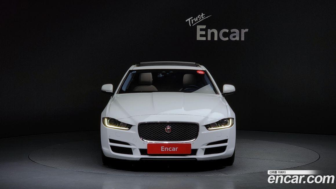 Jaguar XE 2016