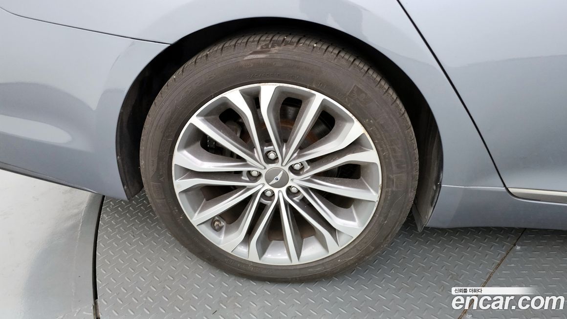 Hyundai Genesis 2016