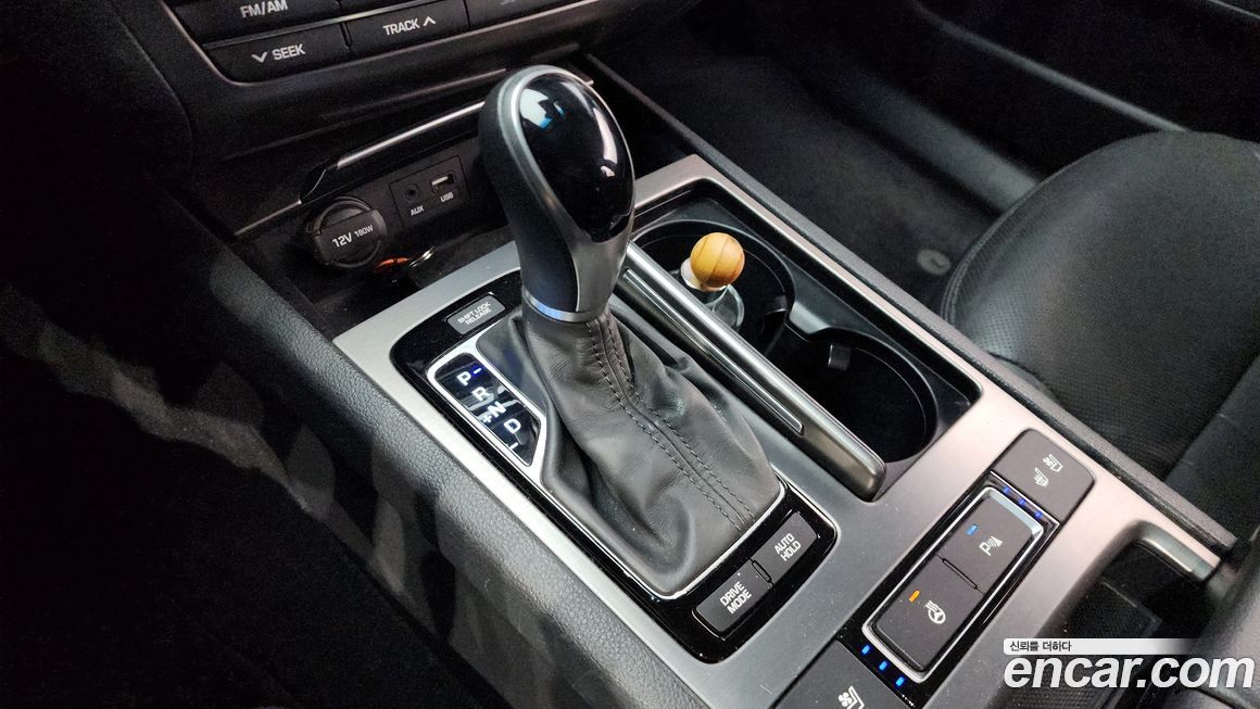 Hyundai Genesis 2016