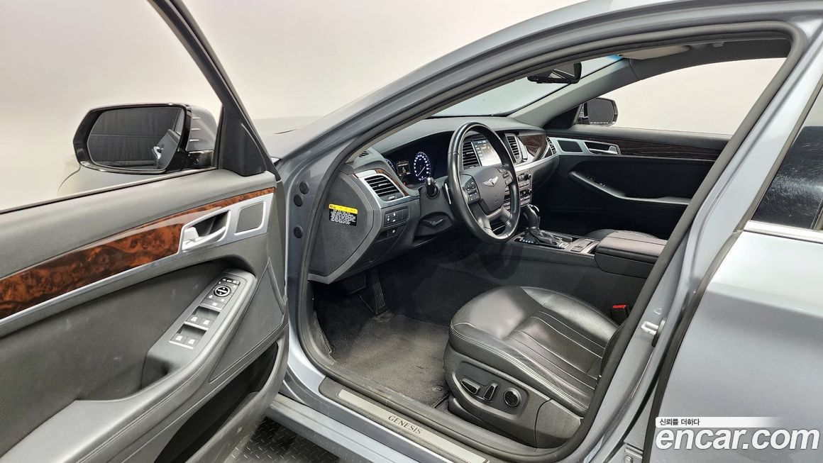 Hyundai Genesis 2016